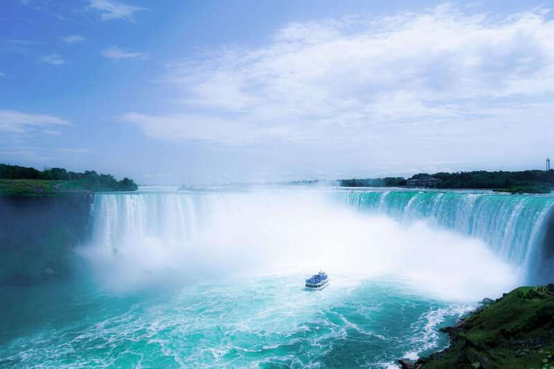 Toronto: Niagara Falls Tour with Boat and Lunch - The ride from Toronto sets the tone