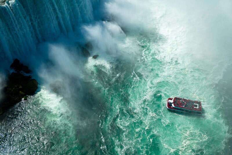 Toronto: Niagara Falls Tour with Cruise and Behind The Falls - The early Toronto pickup and the road to Niagara