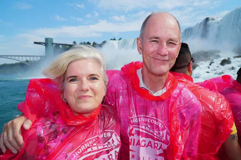 Toronto: Splendours of Niagara Falls Small Group Tour w/Boat - Free time lets you shape the final part
