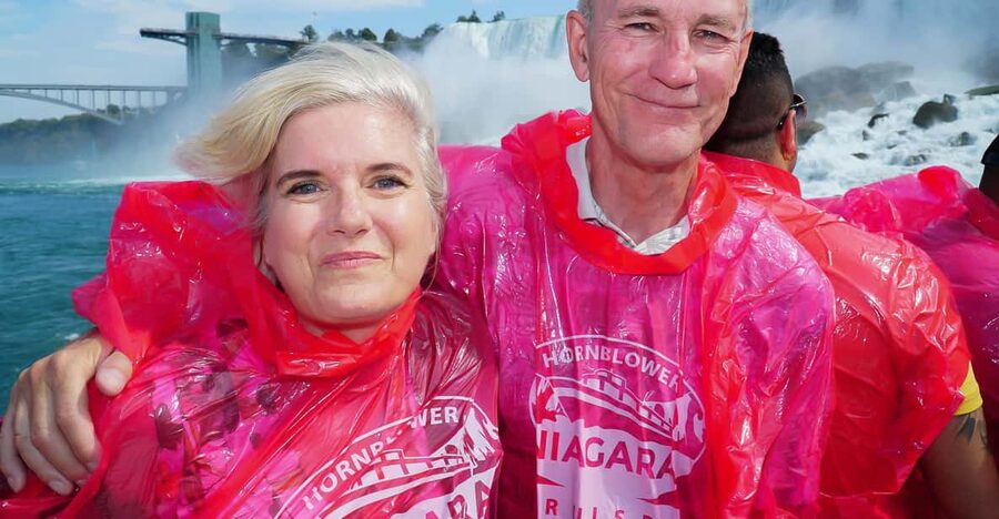 Toronto: Splendours of Niagara Falls Small Group Tour w/Boat - What the $210 price really covers