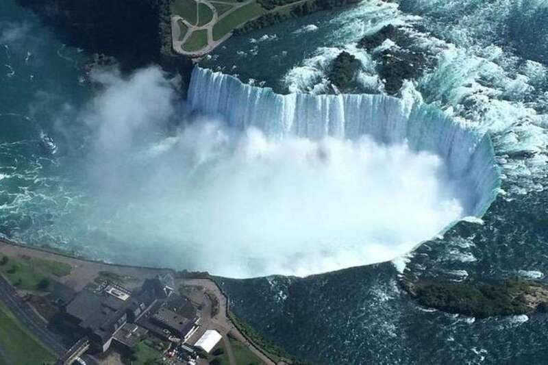 Toronto to Niagara Falls: Boat Ride & Behind the falls Tour - Meeting the bus at 20 Bay Street