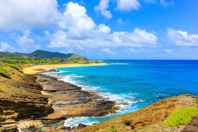 Tour of North Shore & Waimea Waterfall - Macadamia tasting and Chinaman’s Hat