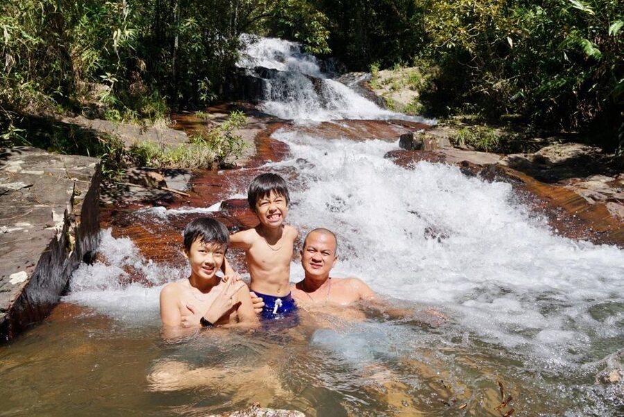Trekking to Hidden Waterfall & Sturgeon Farm for dog-lovers - Who will enjoy this outing most?