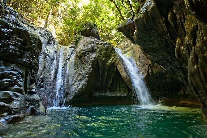 Triple fun! Monkeyland + Damajagua Waterfalls + Buggies from Puerto Plata - Monkeyland and the squirrel monkey encounter