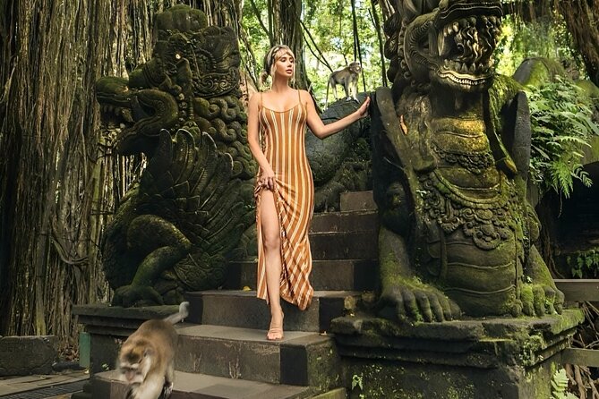 Ubud Day Tour: Sacred Monkey Forest, Tegenungan Waterfall, Rice Terrace - Ubud Palace: a brief look at royal Ubud