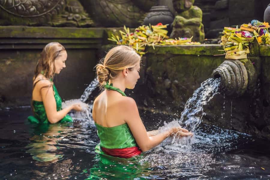 Ubud: Rice Terrace, Holy Water Temple & Waterfalls Trek Tour - Kanto Lampo: tiered cascades and better photo options