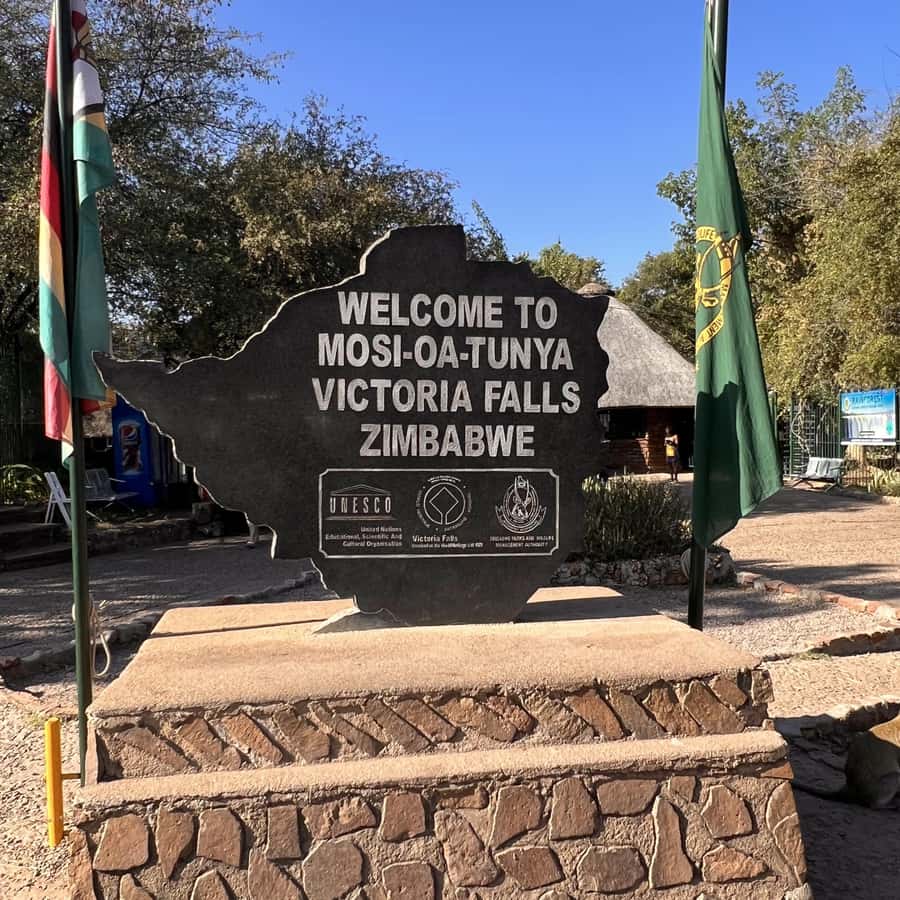 Victoria Falls: Private Guided Tour of the Waterfalls - Key points to know before you go