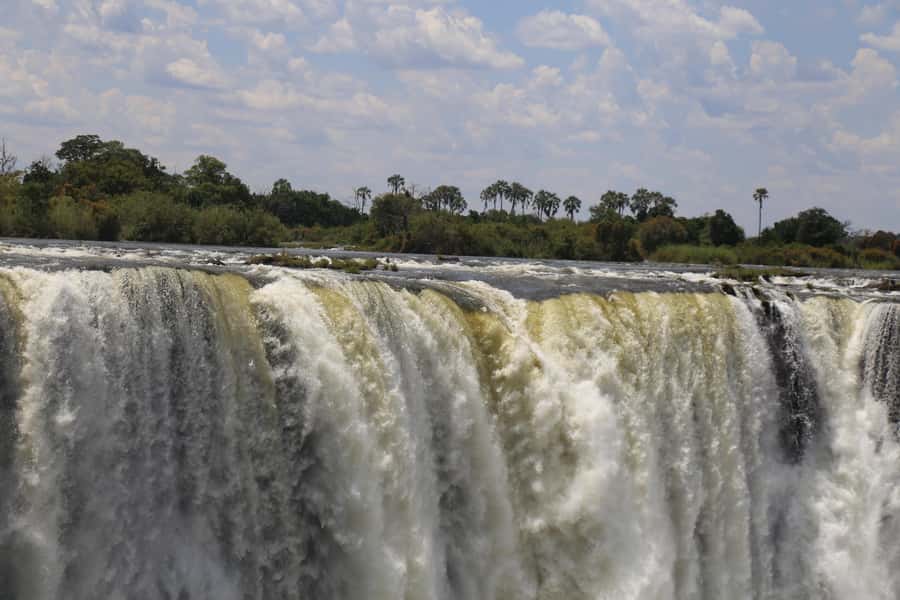 Victoria Falls: Private Guided Tour of the Waterfalls - The short ride from Victoria Falls Town