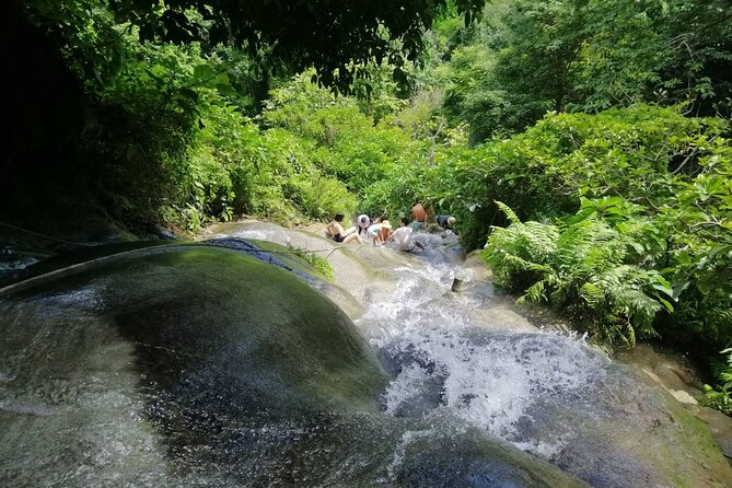 Visit Dantewada(Angel Land), Blue Temple, and Sticky Waterfall - The guide makes the difference at the waterfall