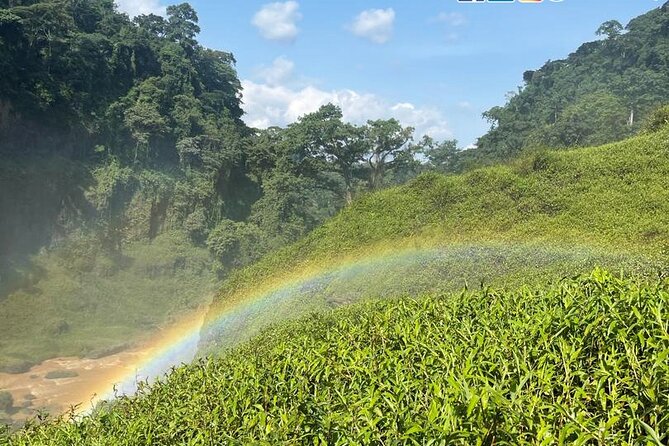 Visit of the Ekom Nkam waterfalls from Douala - The 9-kilometer track and short walk