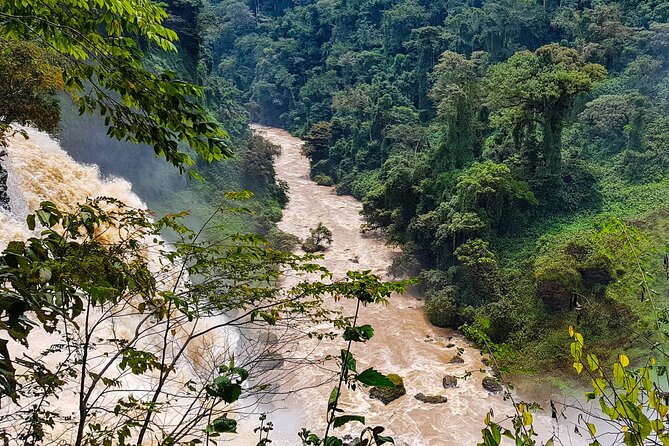 Visit of the Ekom Nkam waterfalls from Douala - What to pack for the waterfall stop