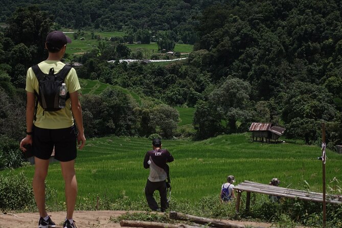 Waterfall Wanderer Doi Inthanon Hiking Tour - Meeting a Karen hilltribe village