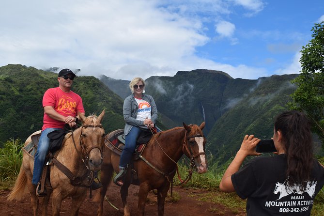 West Maui Mountain Waterfall and Ocean Tour via Horseback - Meeting your horse and guide