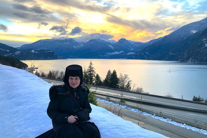 Whistler Sightseeing Tour from Vancouver: See Horseshoe Bay and Shannon Falls - The granite monolith and Porteau Cove